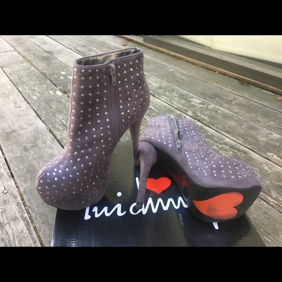 High heeled embellished platform booties - Picture 2 of 5